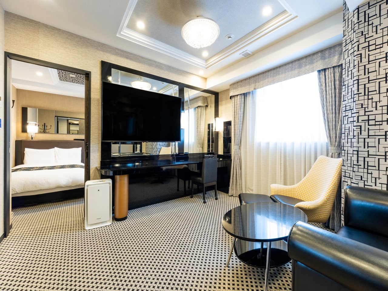 [Top Floor] Suite Room